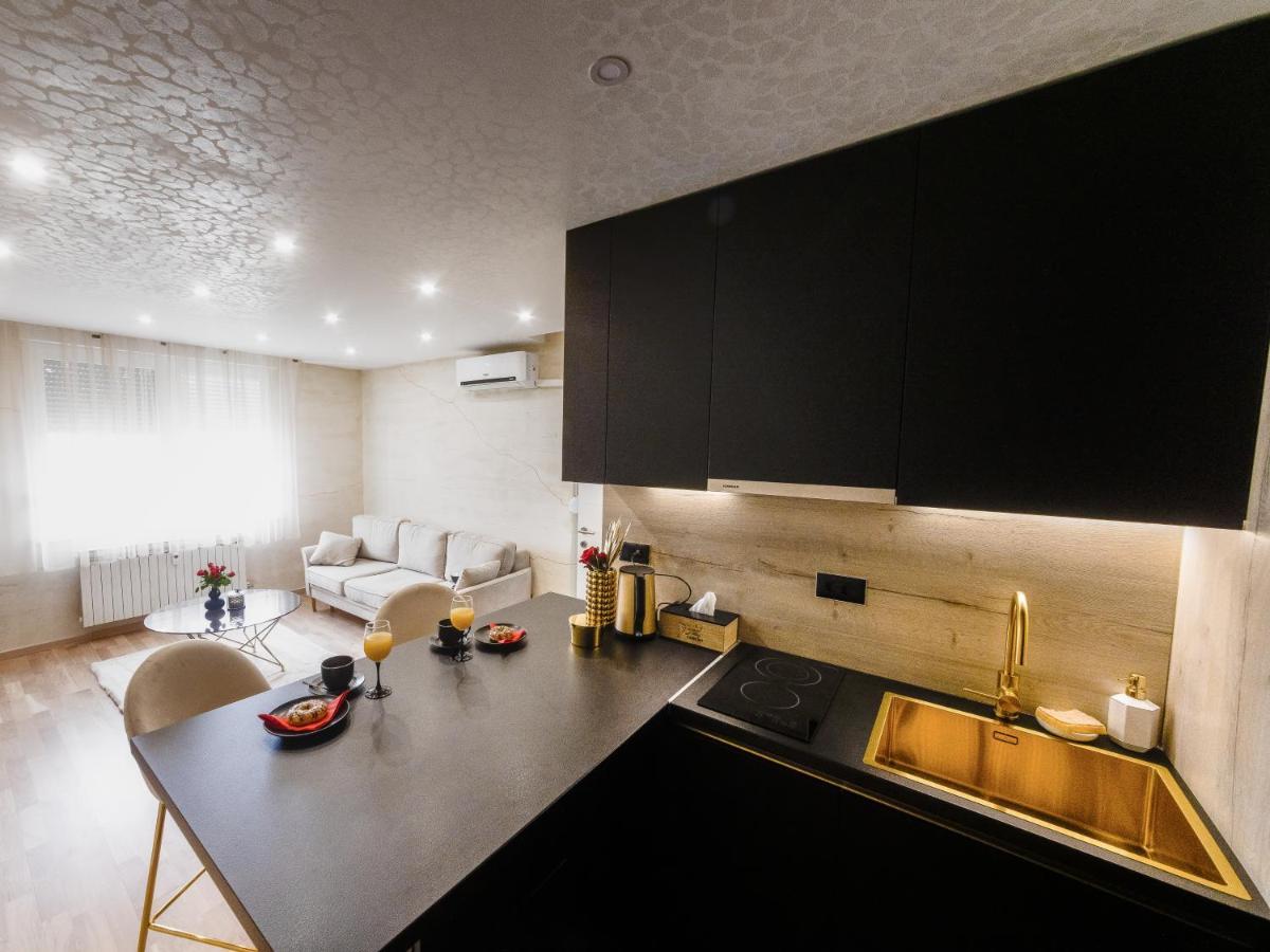 Apartman Stari Toranj II Apartman Vukovár Kültér fotó